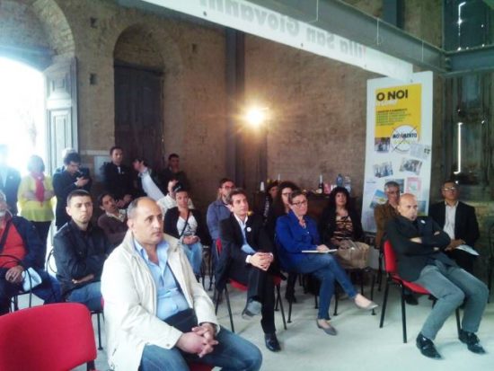 VILLA. Comunali, il M5S denuncia l’affissione abusiva di manifesti elettorali