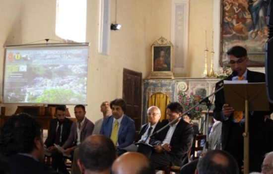 FIUMARA. Ottima riuscita del convegno studio “Un mondo di valori in una tela”