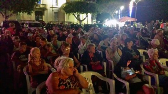 SCILLA. Cinema d'autore, piazza strapiena per Calopresti