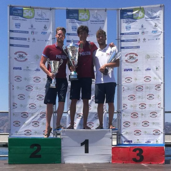 Andrea Manzi (Canottieri Napoli) vince la 56^ Traversata dello Stretto. Taddeucci prima tra le donne