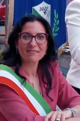 Villa, atto intimidatorio contro il sindaco: in fiamme il portone del suo studio legale