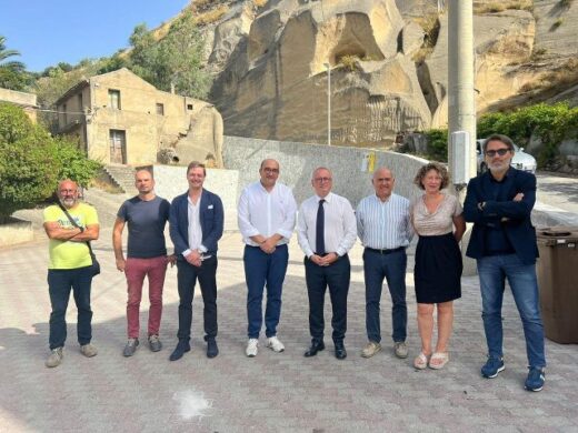 Calanna, al via la riqualificazione della strada tra il centro abitato e Petile