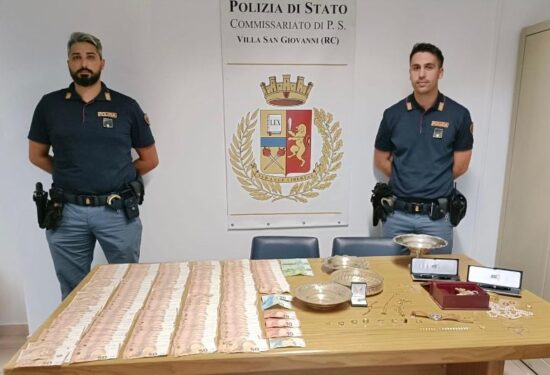 Villa, poliziotti eseguono due fermi per ricettazione