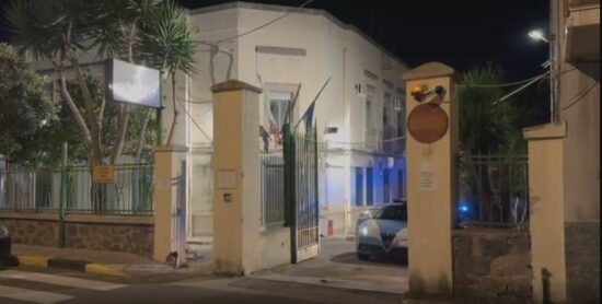 Reggio, 3 giovani in manette per violenza sessuale verso minore