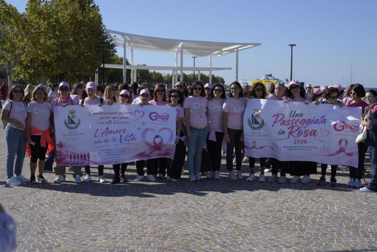 Villa San Giovanni, emozione e partecipazione per “Grace – La Passeggiata in Rosa”