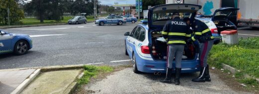 Camionista ubriaco semina il panico in autostrada: bloccato dalla Polizia stradale